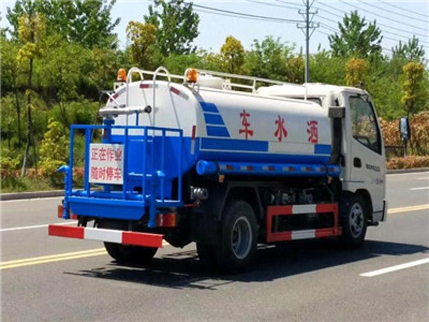 凯马5吨洒水车