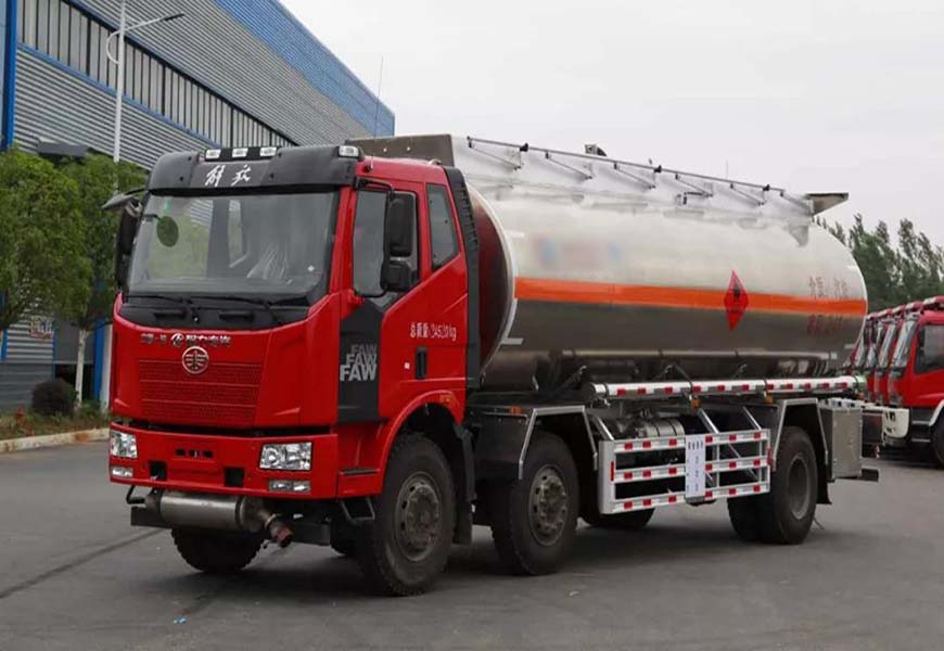 CLW5251GYYLC5型铝合金运油车